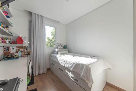 Apartamento à venda com 97m², 3 quartos e 2 vagas Apartamento à venda com 97m², 3 quartos e 2 vagasQuarto 2