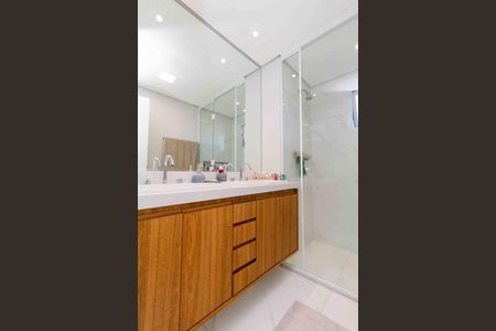 Apartamento à venda com 132m², 3 quartos e 2 vagasBanheiro da Suíte 2