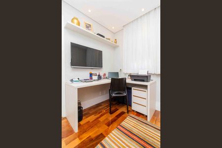 Apartamento à venda com 132m², 3 quartos e 2 vagasSuíte 2