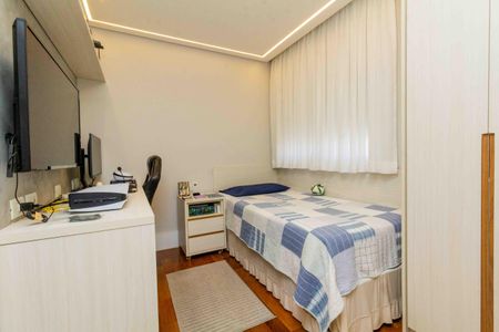 Apartamento à venda com 132m², 3 quartos e 2 vagasSuíte 1