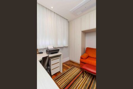 Apartamento à venda com 132m², 3 quartos e 2 vagasSuíte 2