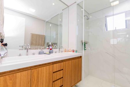 Apartamento à venda com 132m², 3 quartos e 2 vagasBanheiro da Suíte 2