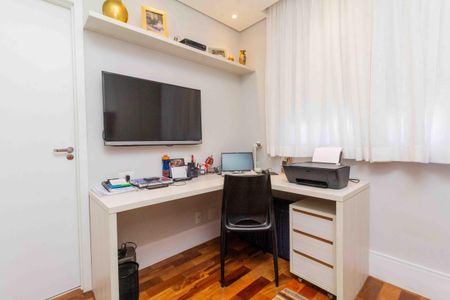 Apartamento à venda com 132m², 3 quartos e 2 vagasSuíte 2