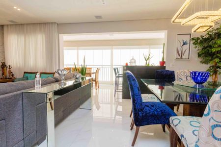 Apartamento à venda com 132m², 3 quartos e 2 vagasSala