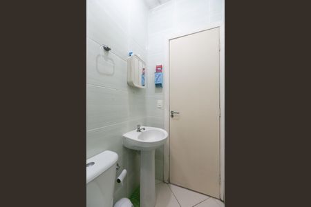 Casa à venda com 72m², 2 quartos e 1 vaga Casa à venda com 72m², 2 quartos e 1 vagaBanheiro