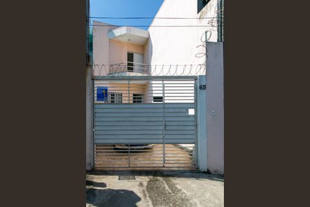 Casa à venda com 72m², 2 quartos e 1 vaga Casa à venda com 72m², 2 quartos e 1 vagaFachada