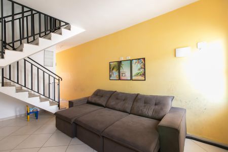 Casa à venda com 72m², 2 quartos e 1 vaga Casa à venda com 72m², 2 quartos e 1 vagaSala