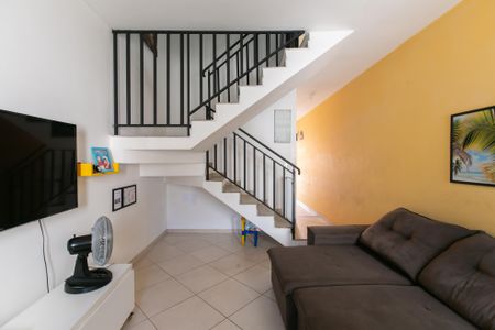 Casa à venda com 72m², 2 quartos e 1 vaga Casa à venda com 72m², 2 quartos e 1 vagaSala