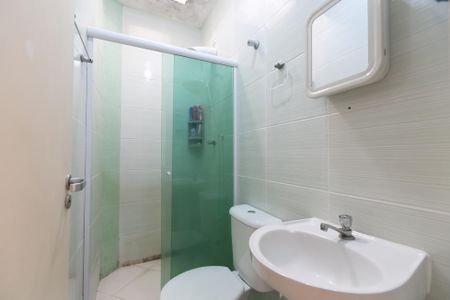 Casa à venda com 72m², 2 quartos e 1 vaga Casa à venda com 72m², 2 quartos e 1 vagaBanheiro