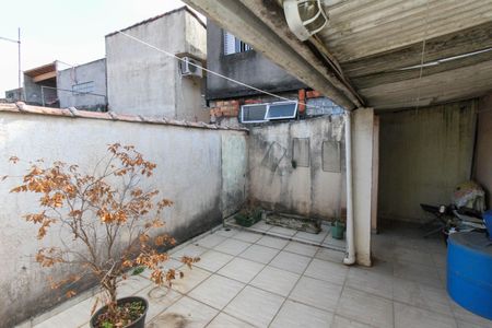 Casa à venda com 125m², 2 quartos e 2 vagas Casa à venda com 125m², 2 quartos e 2 vagasTerraço