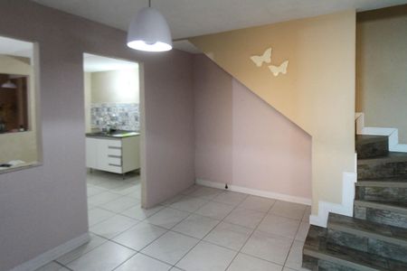 Casa à venda com 125m², 2 quartos e 2 vagas Casa à venda com 125m², 2 quartos e 2 vagasSala