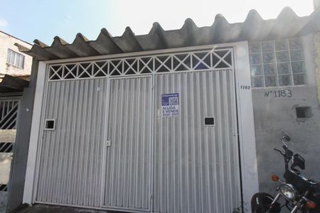 Casa à venda com 125m², 2 quartos e 2 vagas Casa à venda com 125m², 2 quartos e 2 vagasFachada