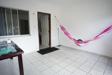 Casa de condomínio para alugar com 80m², 4 quartos e 1 vagaVaranda