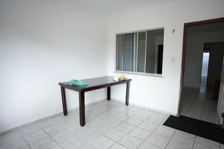 Casa de condomínio para alugar com 80m², 4 quartos e 1 vagaVaranda