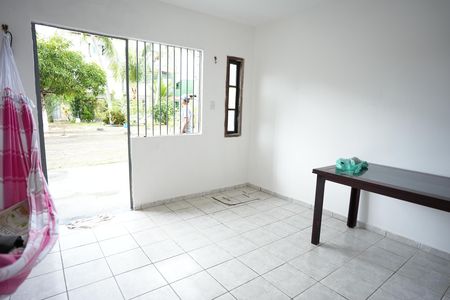 Casa de condomínio para alugar com 80m², 4 quartos e 1 vagaVaranda