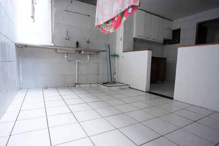 Casa de condomínio para alugar com 80m², 4 quartos e 1 vagaÁrea de Serviço