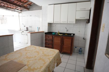 Casa de condomínio para alugar com 80m², 4 quartos e 1 vagaCozinha