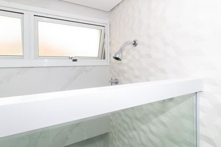 Casa à venda com 260m², 3 quartos e 3 vagasBanheiro da Suíte 2