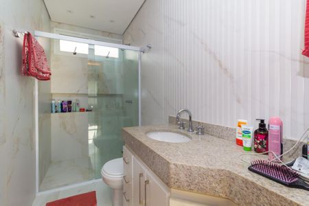 Casa à venda com 260m², 3 quartos e 3 vagasBanheiro da Suíte 1