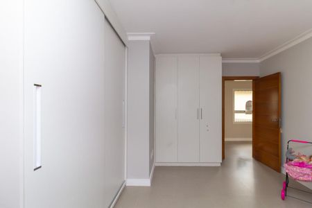 Casa à venda com 260m², 3 quartos e 3 vagasSuíte 2