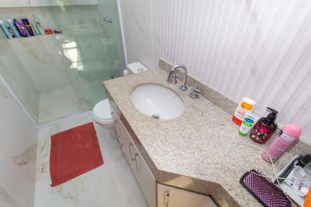 Casa à venda com 260m², 3 quartos e 3 vagasBanheiro da Suíte 1