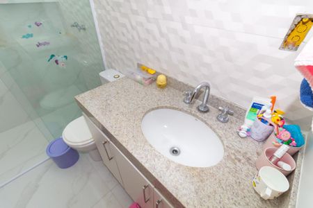 Casa à venda com 260m², 3 quartos e 3 vagasBanheiro da Suíte 2