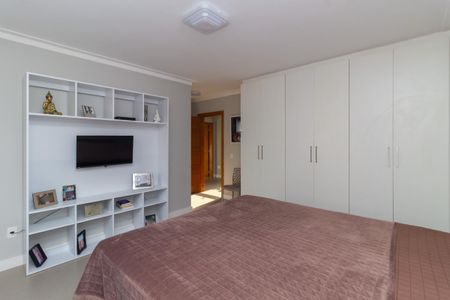 Casa à venda com 260m², 3 quartos e 3 vagasSuíte 1