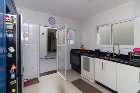 Casa à venda com 260m², 3 quartos e 3 vagasCozinha 