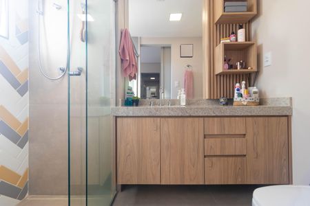 Apartamento à venda com 107m², 2 quartos e 2 vagasBanheiro da Suíte 02