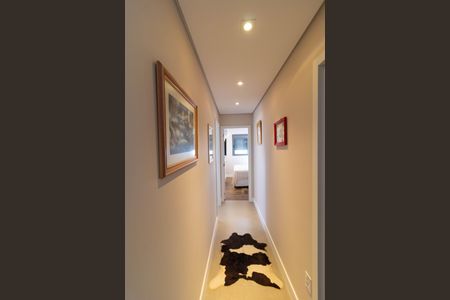 Apartamento à venda com 107m², 2 quartos e 2 vagasCorredor