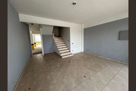 Apartamento à venda com 200m², 3 quartos e 4 vagasEntrada