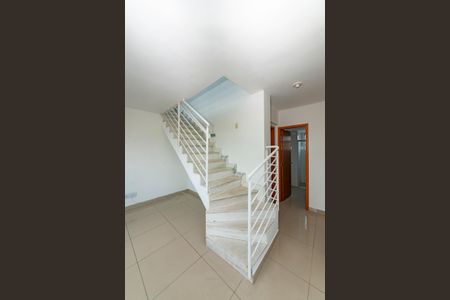 Apartamento à venda com 183m², 4 quartos e 2 vagasEscada