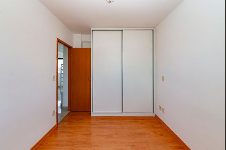 Apartamento à venda com 183m², 4 quartos e 2 vagasQuarto 3