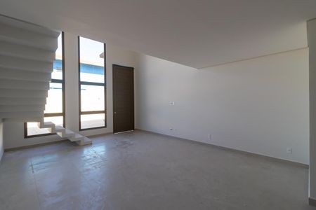 Casa de condomínio à venda com 150m², 2 quartos e 2 vagas Casa de condomínio à venda com 150m², 2 quartos e 2 vagasSala