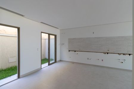 Casa de condomínio à venda com 150m², 2 quartos e 2 vagas Casa de condomínio à venda com 150m², 2 quartos e 2 vagasCozinha