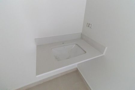 Casa de condomínio à venda com 150m², 2 quartos e 2 vagas Casa de condomínio à venda com 150m², 2 quartos e 2 vagasBanheiro social