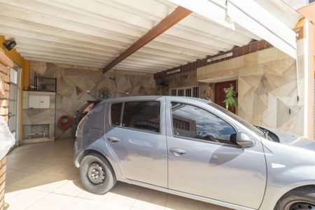 Casa à venda com 102m², 2 quartos e 4 vagas Casa à venda com 102m², 2 quartos e 4 vagasGaragem