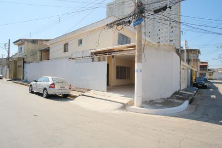 Casa para alugar com 130m², 1 quarto e 2 vagasFachada