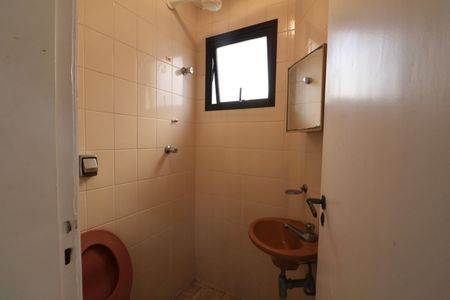 Apartamento para alugar com 130m², 4 quartos e 1 vaga Apartamento para alugar com 130m², 4 quartos e 1 vagaBanheiro de serviço