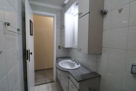 Apartamento para alugar com 130m², 4 quartos e 1 vaga Apartamento para alugar com 130m², 4 quartos e 1 vagaBanheiro Social
