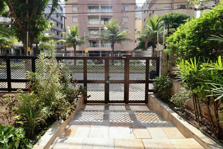 Apartamento para alugar com 130m², 4 quartos e 1 vaga Apartamento para alugar com 130m², 4 quartos e 1 vagaFachada