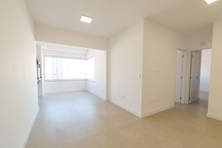 Apartamento à venda com 81m², 2 quartos e 1 vaga Apartamento à venda com 81m², 2 quartos e 1 vagaSala