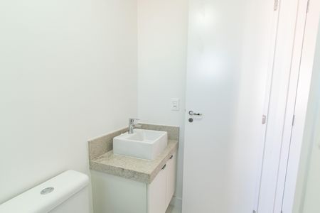 Apartamento à venda com 81m², 2 quartos e 1 vaga Apartamento à venda com 81m², 2 quartos e 1 vagaBanheiro da suíte 1