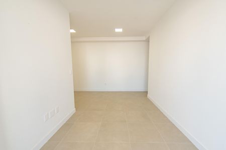 Apartamento à venda com 81m², 2 quartos e 1 vaga Apartamento à venda com 81m², 2 quartos e 1 vagaSala