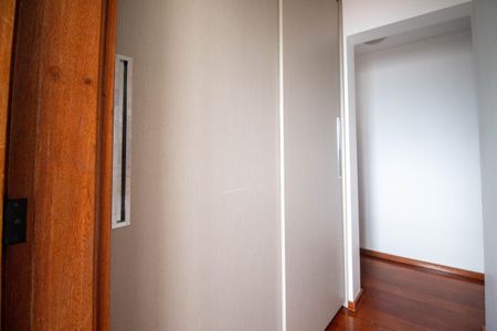 Apartamento à venda com 127m², 4 quartos e 4 vagas Apartamento à venda com 127m², 4 quartos e 4 vagasCorredor