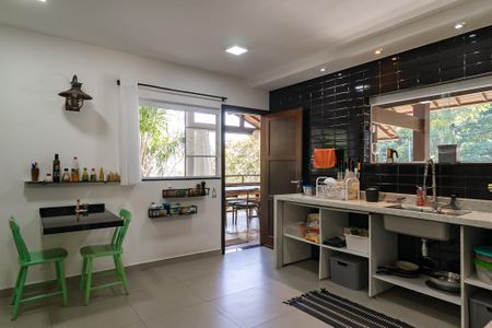 Casa de condomínio à venda com 343m², 5 quartos e 2 vagas Casa de condomínio à venda com 343m², 5 quartos e 2 vagasCozinha