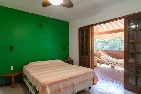 Casa de condomínio à venda com 343m², 5 quartos e 2 vagas Casa de condomínio à venda com 343m², 5 quartos e 2 vagasSuíte 1