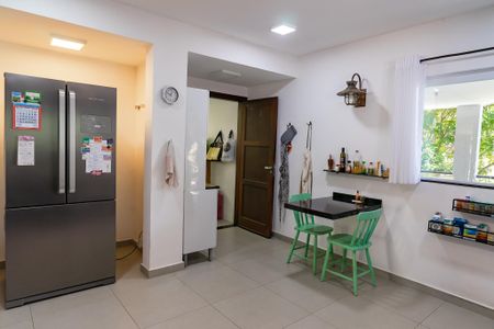 Casa de condomínio à venda com 343m², 5 quartos e 2 vagas Casa de condomínio à venda com 343m², 5 quartos e 2 vagasCozinha