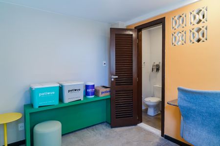 Casa de condomínio à venda com 343m², 5 quartos e 2 vagas Casa de condomínio à venda com 343m², 5 quartos e 2 vagasSuíte 4