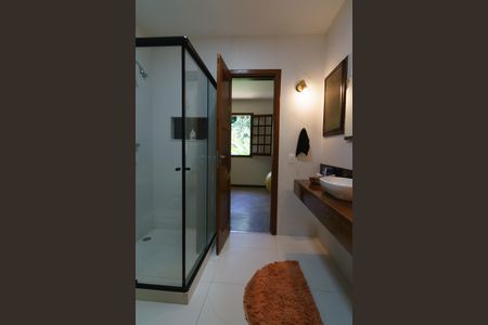 Casa de condomínio à venda com 343m², 5 quartos e 2 vagas Casa de condomínio à venda com 343m², 5 quartos e 2 vagasBanheiro da Suíte 2